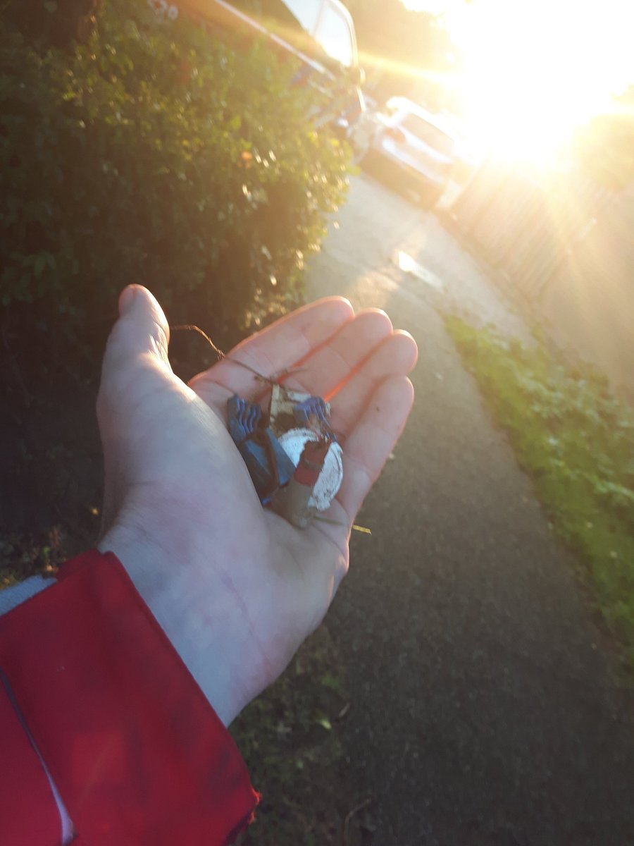 Sad to find it but it feels great to throw it in a trashbin a few meters further!!!