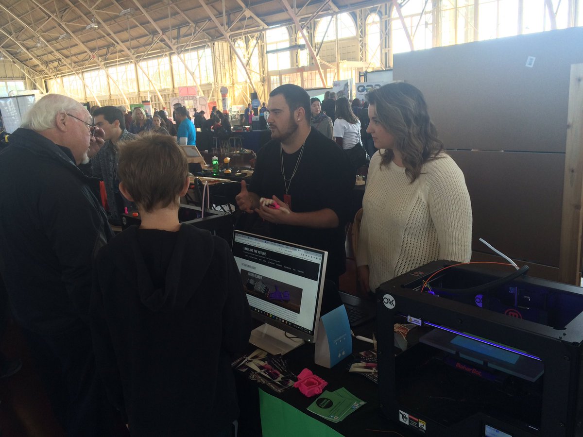 Young_Makers's tweet photo. Visitors to our booth asking great questions about #3dprinting and @GiveAHandOtt project @MakerFaireOTT #MFO16 https://t.co/Ro3w83Xhhl