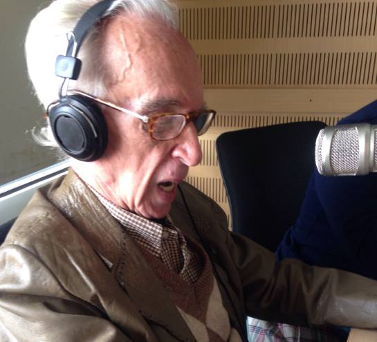 avivircaracol's tweet photo. #LaRadioEnOtroTono hoy recuerda al gran declamador #FaustoCabrera por su paso durante #MiBandaSonora https://t.co/AnQ2jp1Rrj
#FelizSabado https://t.co/BmqbVhgAIV