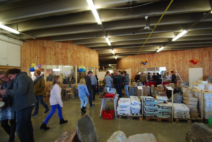 opening beeldhouwwinkel, ontwerp Morfis