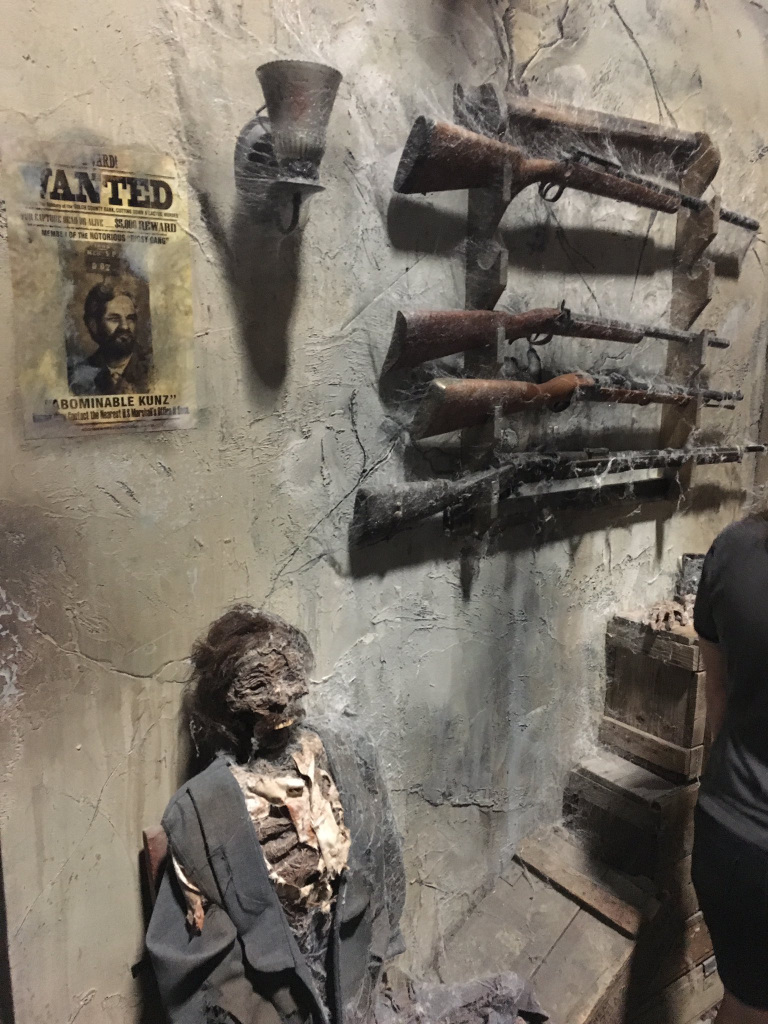 Unmasking The Leaker: Isaac, Andrea, And The Truth - 7nx8360