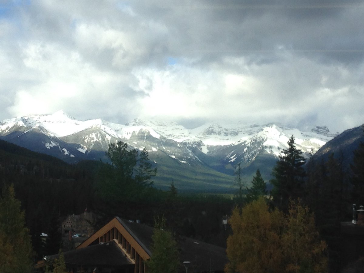LorelyFrench's tweet photo. #WiG41 View from the window at the beautiful Banff Centre. https://t.co/gigTHkqdaT