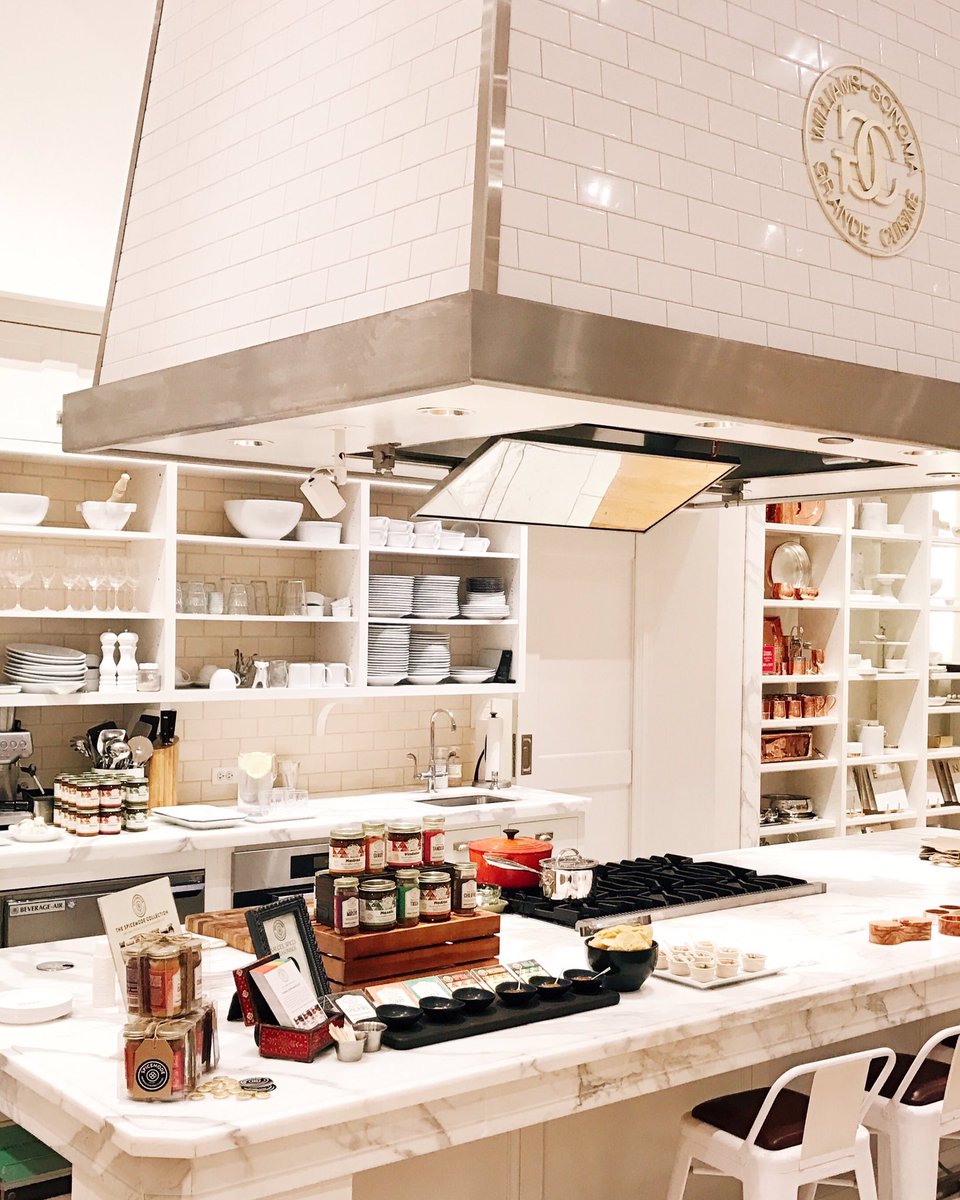 spicemode's tweet photo. All set up at @WilliamsSonoma for the next couple hours. It's a treat cooking in this beautiful store and kitchen! #spicemode https://t.co/gutMpnSzJt