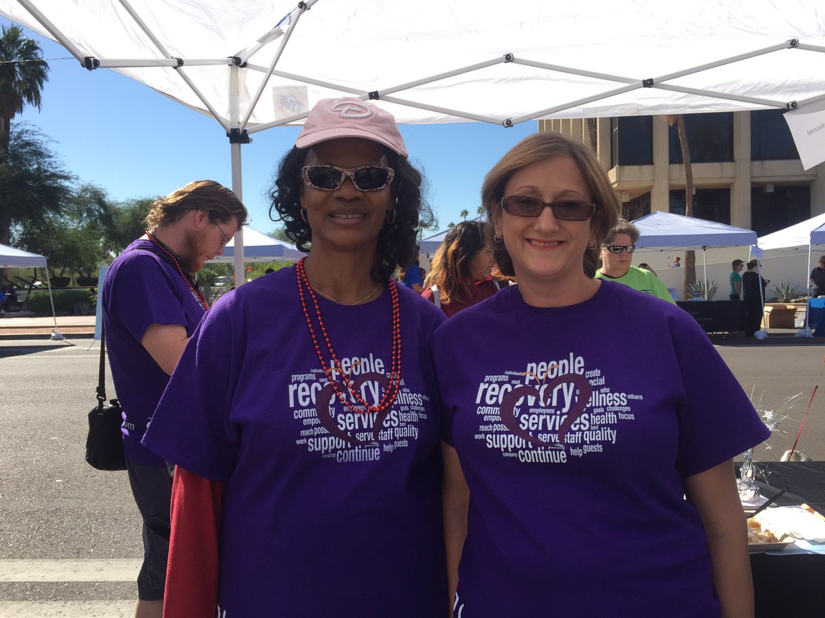sue_ann_obrien's tweet photo. The @RI_Internationa team @NAMIARIZONA this morning g! https://t.co/6PTQmp3BYv