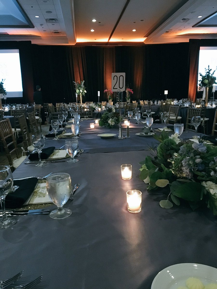 Our team puts every little detail first - ready for our Saturday night to kick off! #RVA #MarriottRVA #Events https://t.co/uN32EBPyod