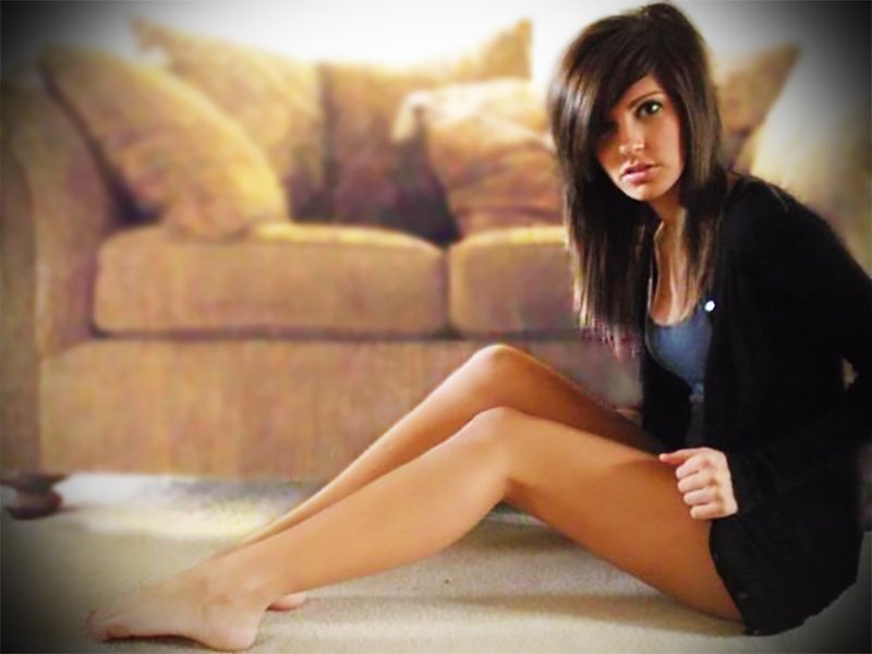 LizIsAGoddess's tweet photo. Her legs are goals AF https://t.co/SF9Aysioif