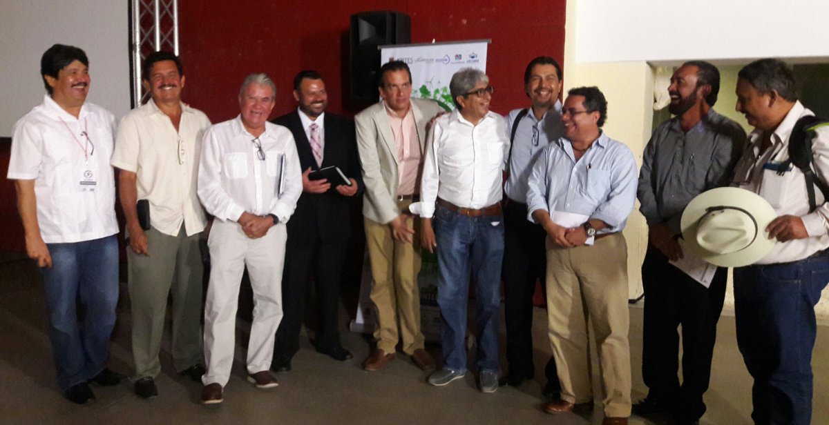 Amimpoficial's tweet photo. Todo un éxito el 5to Foro Urbano organizado por @gobloscabos @IMPLANLosCabos 
#PorUnDesarrolloSustentable 
¡Gracias compañeros! https://t.co/JfSnma6EIh