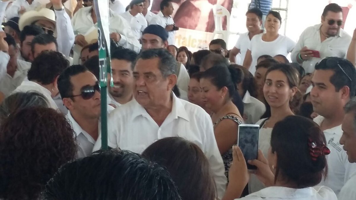 laurys3's tweet photo. XX Aniversario de #Juntos como El Mejor @Equipo_Politico #SÓMOS #SNTE #Secc32 #RegiónVIII con @JuannicolasCall @Lazaro_MedinaB @jncr2004 👍👍👍 https://t.co/71VinCWIgi
