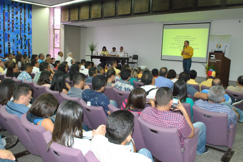 PJZulia_'s tweet photo. Primero Justicia forma a su militancia con el programa “Ideas que nos Unen” https://t.co/LSknKtrmQU #IdeasPJZulia https://t.co/V2HCaYWiV8