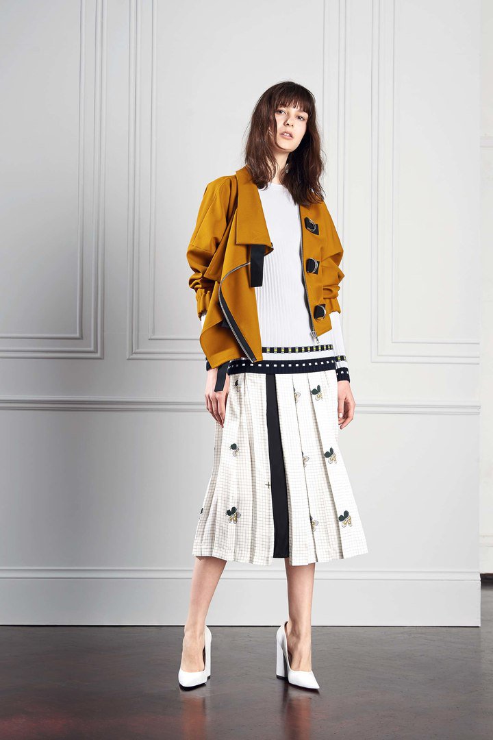 VB_collections's tweet photo. #VB_Collections New collection #VBPreSS17 #VictoriaBeckham
// RTW spring 2017 collection // @victoriabeckham https://t.co/RhKir0pDUM