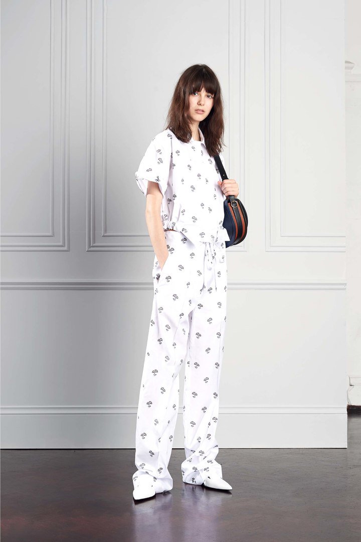 VB_collections's tweet photo. #VB_Collections New collection #VBPreSS17 #VictoriaBeckham
// RTW spring 2017 collection // @victoriabeckham https://t.co/X5jddgQotb