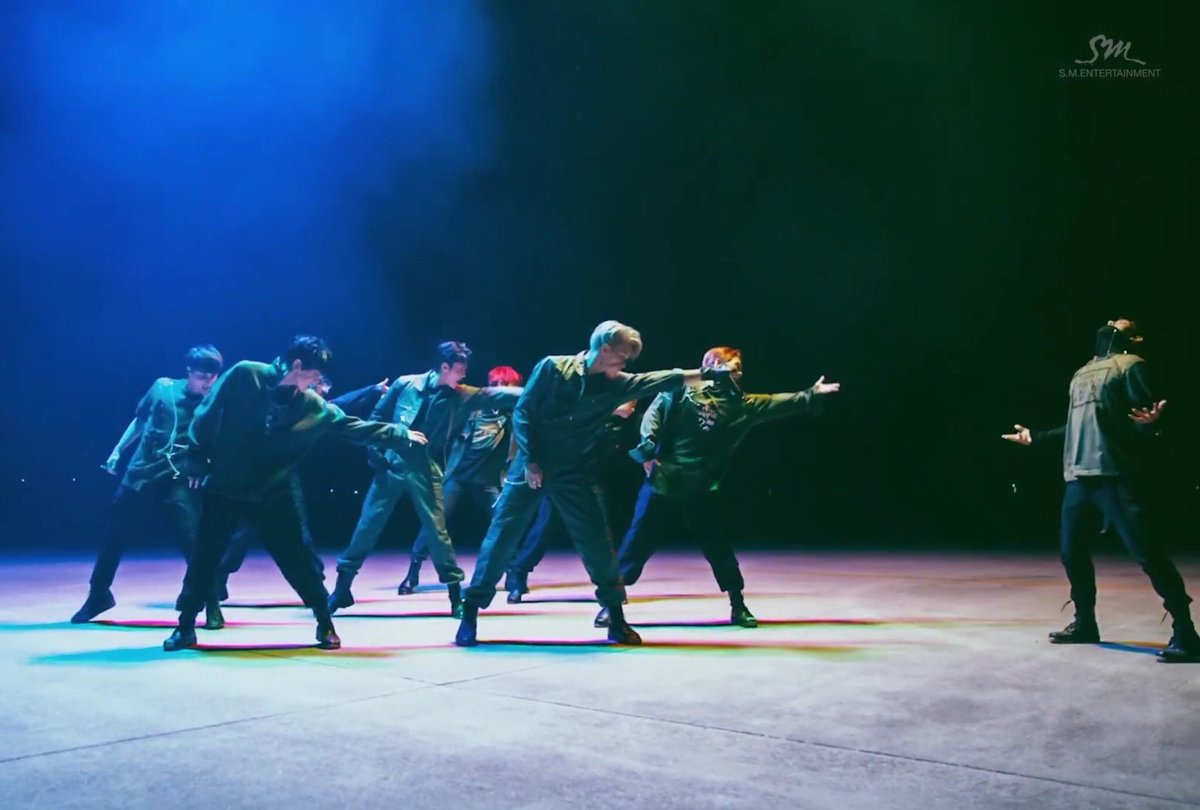 touchitsehun's tweet photo. Who's the best vocalist of this generation? https://t.co/KWwc27EtPZ
