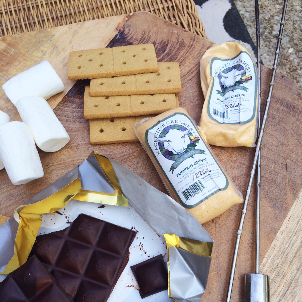 MackenzieGoat's tweet photo. Preppin' for Pumpkin Chèvre S'mores! 🍁🔥🌕 #fall #bonfire #supermoon #smores #goatgoodness https://t.co/JEeN8lqmEk