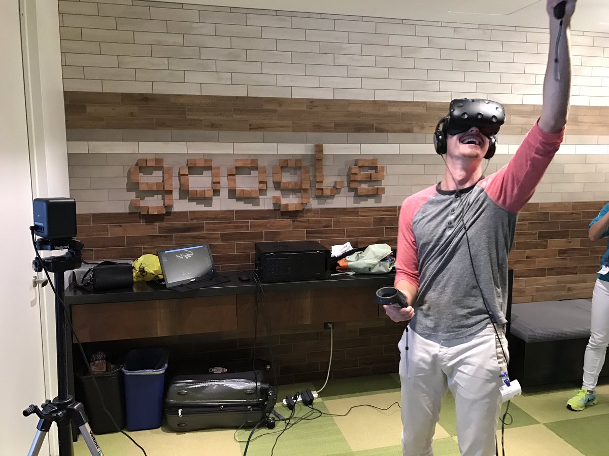 shyawnkarim's tweet image. Virtual reality demo. #DevFestSEA