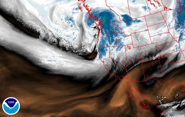 holmberd's tweet image. Storm hitting the coast now. #wawx