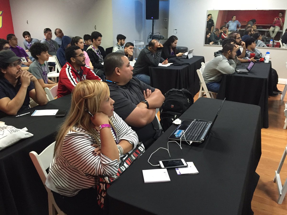 #hackpr integrando comunidad de programadores a ser parte de la solucion. #ejemplo <a href="/EstadisticasPR/">Instituto de Estadísticas de Puerto Rico</a>
