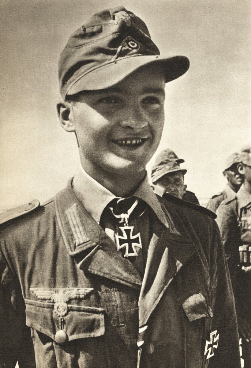 Cu1CF2iWgAEIfDv.jpg