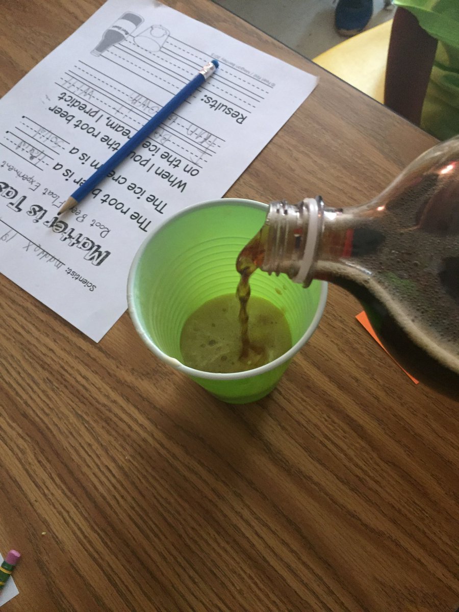 MrsHanney_CCES's tweet image. Root beer float matter experiment! #solidliquidgas #matteristasty
