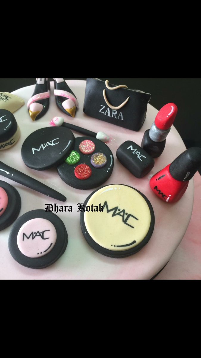 Makeup theme cake