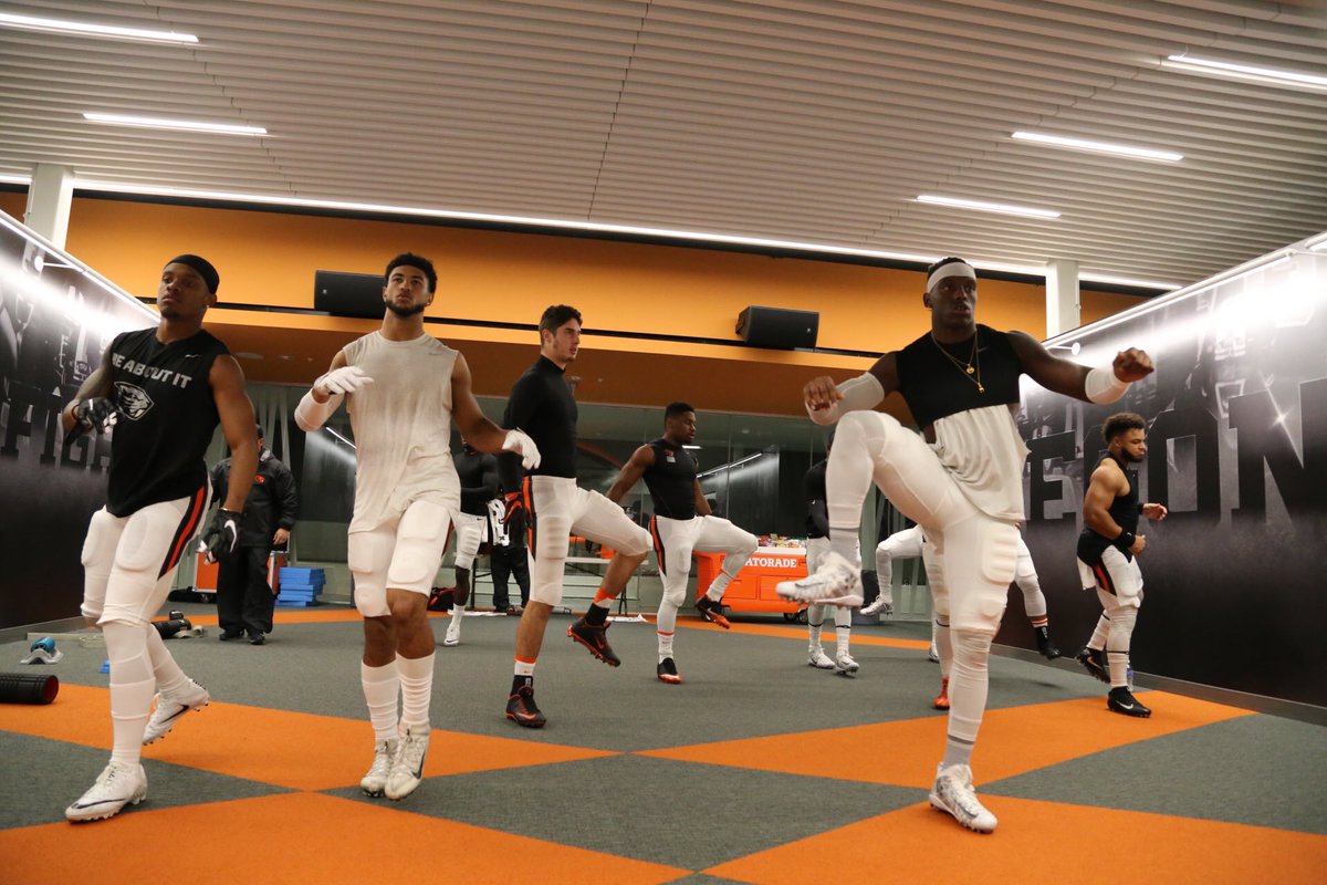 Oregon State Football On Twitter Getting Loose Inside The
