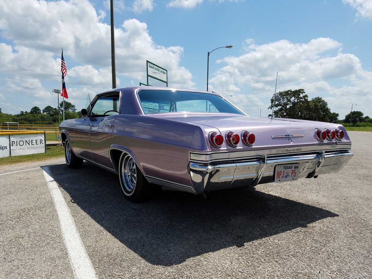 bblain69's tweet photo. @CristyLee09
@Barrett_Jackson @Velocity 
#BARRETTJACKSON
#AUCTIONINSIDER
Nothing better than Barret Jackson in Vegas 
Cristy classic show https://t.co/0fQJXzFZPy