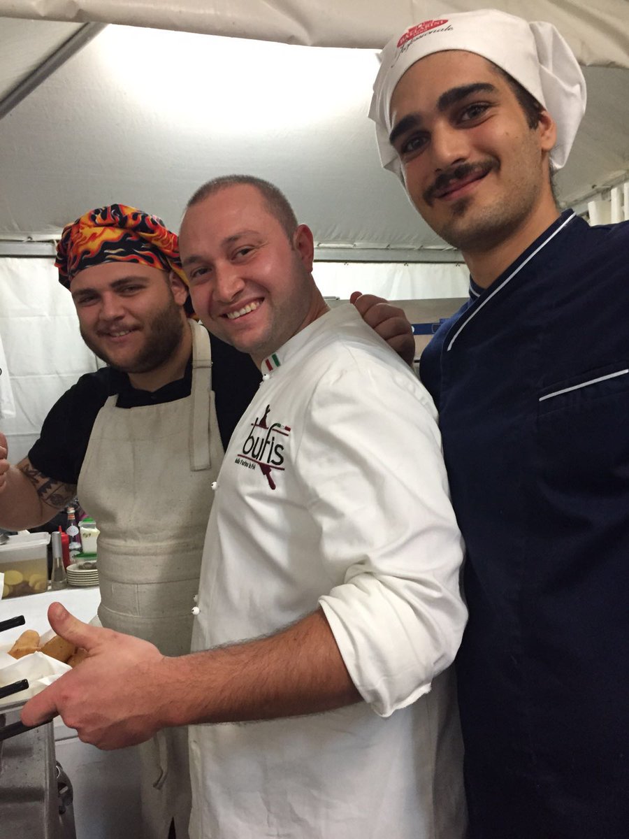 In diretta da #FOODOPOLIS: i Panzerotti del Panificio Bufis di Bisceglie alla #FestadelCinemadiRoma! <a href="/romacinemafest/">Rome Film Fest</a> <a href="/AnnaNoao/">Anna Roberto</a>