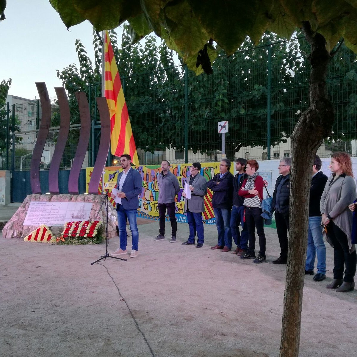 RogerHeredia83's tweet photo. Gràcies @AjdeCapellades per deixar-me llegir el manifest a l'acte d'homenatge al president Companys @angelsoteras #Companys76 https://t.co/uKFYSfr6Vz