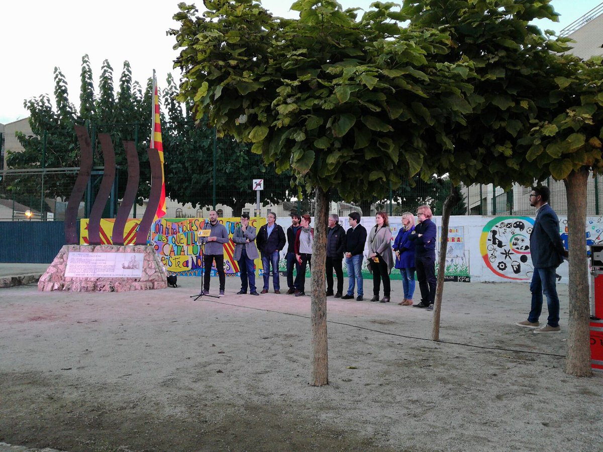 RogerHeredia83's tweet photo. Gràcies @AjdeCapellades per deixar-me llegir el manifest a l'acte d'homenatge al president Companys @angelsoteras #Companys76 https://t.co/uKFYSfr6Vz