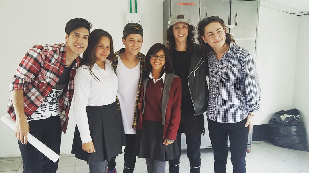 SalomonCardozoF's tweet photo. #VisitandoColegios. @Edicionlimit4d4 😍🎶🎙 https://t.co/ioeztMb09J