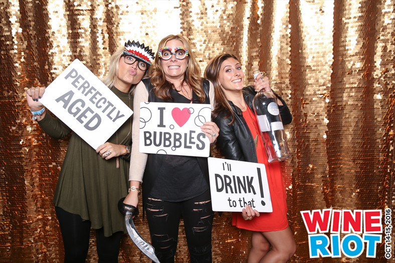 lwakephoto's tweet photo. Learning about wine at @WineRiot #WineRiot w/ @thetommyb #3 https://t.co/Mzd4QKBHJh