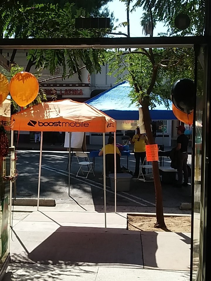 Come on down to our store and check out the great dealz we have 😌😀 <a href="/Mel_Marceco/">📲💎Melissa- Marceco 💎📲</a> <a href="/Jetwirelessgrp/">Jet Wireless Group</a>. #whereyouat