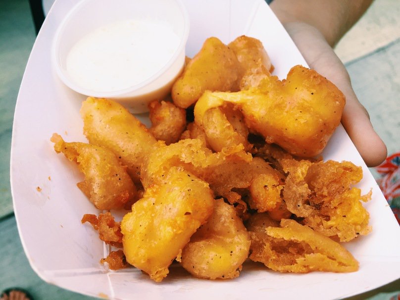 spoon_madison's tweet photo. .@SpoonUniversity's still dreamin' about #cheesecurds from @CurdGirlCart/ @TasteofMadison  on #NationalCheeseCurdDay! https://t.co/14tTgM5Uj7