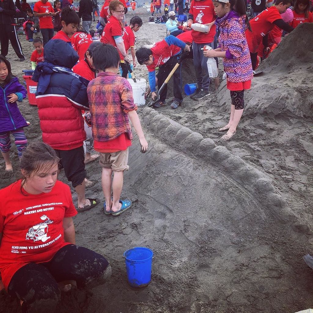 Leap_Arts's tweet photo. It's starting to come together for the @alicefongyuschool team #sandcastleclassic #makersa… https://t.co/EYD3TbpHYc https://t.co/7vKeS5tgtS