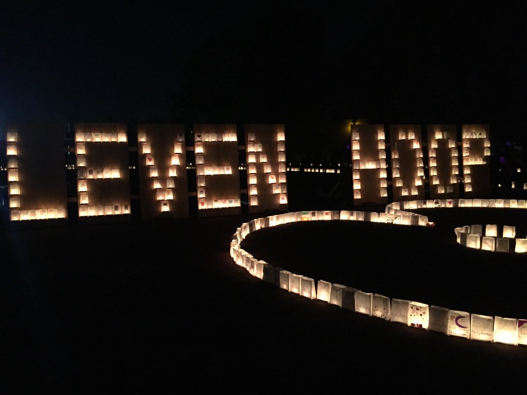 LucColemont's tweet image. Hier word je héél stil van....
@LevensloopGenk @Stichting_tg_Kanker #mooi @StopDarmkanker