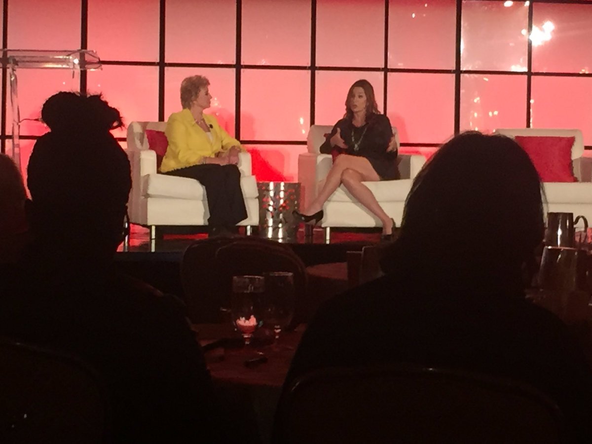 Linda_McMahon's tweet photo. Wisdom of restaurateur Dee Lincoln: "Your employees are your internal guests. You must treat them well to succeed" @WLeadershipLIVE #WLLSLC https://t.co/Aj4W1DBScC