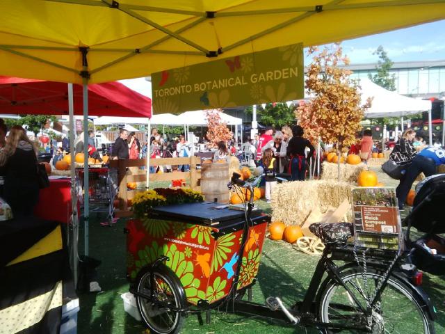 BeesAreLife's tweet photo. #ExperienceShops at Don Mills ... A Fabulous day #honey #pumpkins #harvest Sat + Sun 12-6pm @TBG_Canada @BeesAreLife https://t.co/X4HvOEtB5M