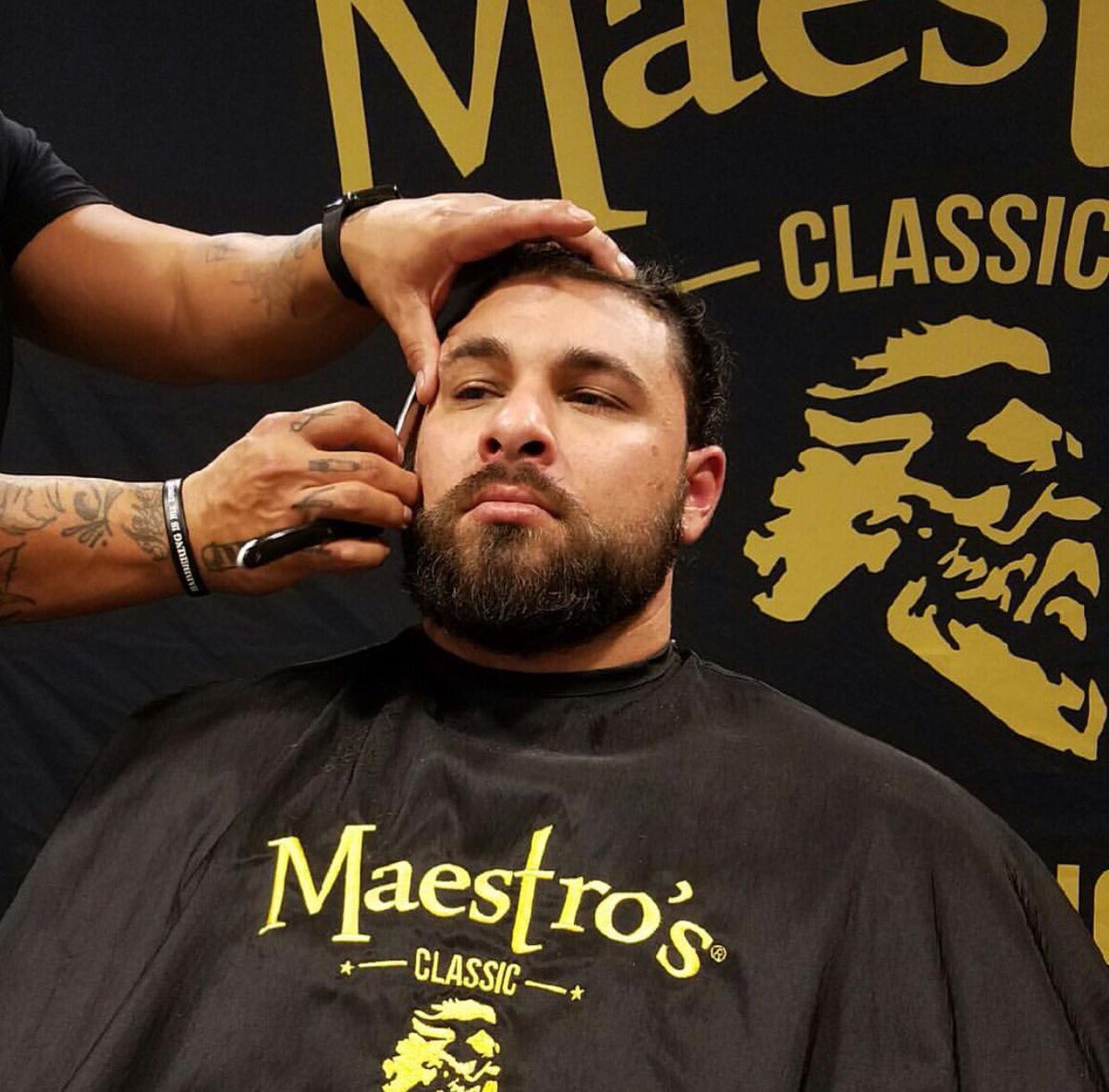 BarberMaestro's tweet photo. Salutes Philadelphia #PowerMaestro The Bear @the_tan_bear for seeing a new level ⚡️ We Appreciate You Maestro ⚡️https://t.co/ha8vPTrxxo https://t.co/eSOzPMvHAs