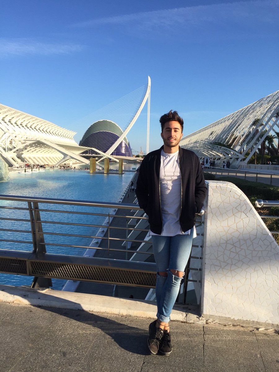 alai8_'s tweet photo. Me gusta la fotografía, que me echen fotos y eso ... 😂😂😂 #Firstdates155 🗣🗣🗣 https://t.co/Vvx0Jy33LH