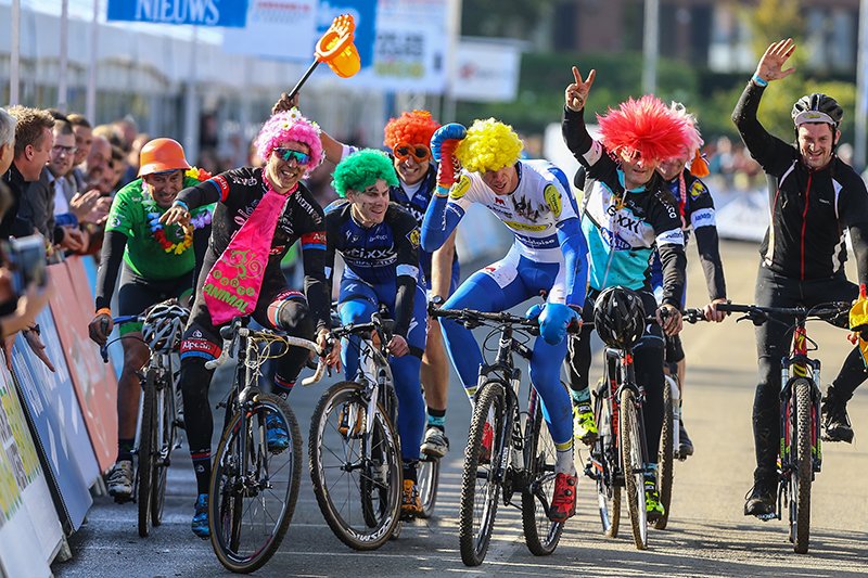 .<a href="/julienvermote/">Julien Vermote</a>, <a href="/ZicoWaeytens/">zico waeytens</a>, @timdeclerck, <a href="/Rikvanslycke/">Rik van Slycke</a>, <a href="/plankiejotie/">Jo Planckaert</a> &amp; <a href="/BegijnLeBleu/">Begijn Le Bleu</a> in action ©Photopress.be photopress.be/index/G0000GPF…