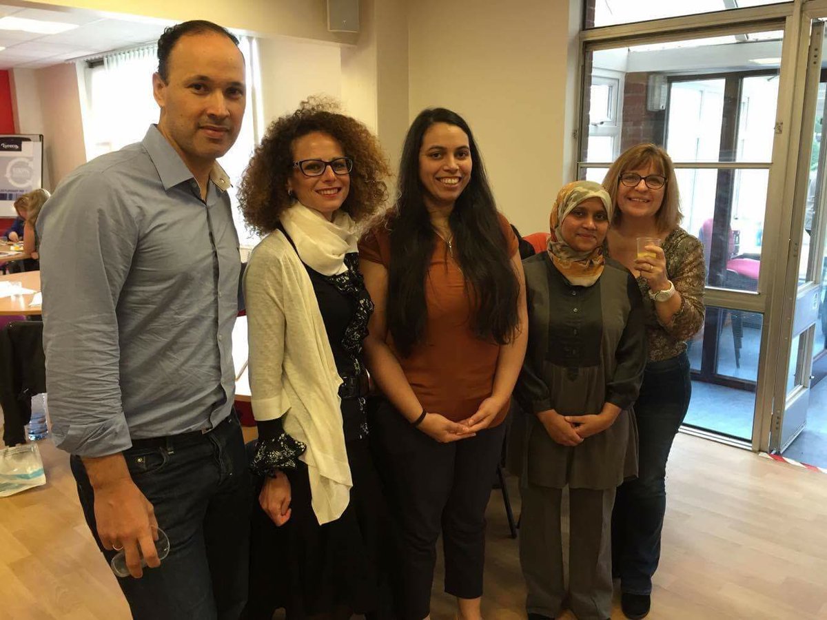 PathwayTara's tweet photo. @josiejowood @femmidwife @LucyP1473 A great learning day today @HinchHospital #CTGtraining from Prof Arulkumaran from @StGeorgesUni https://t.co/cOlLtTj6PQ