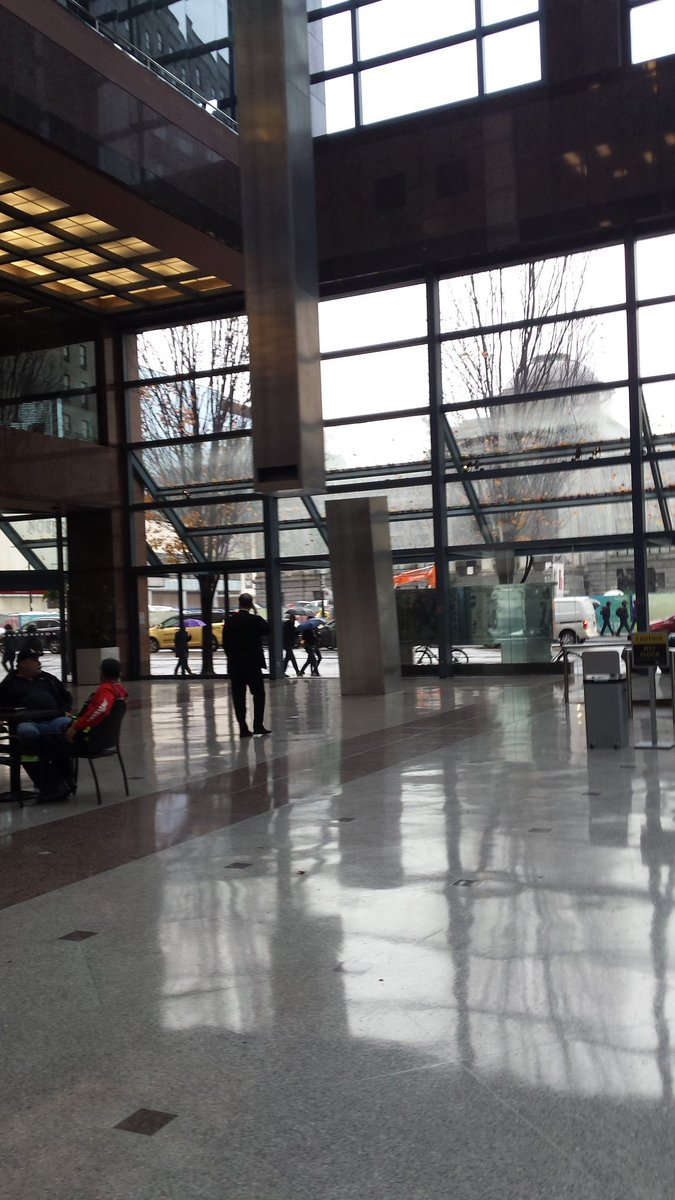 _catherinebooth's tweet photo. Went 4 training in the #HSBCbuilding movingart #Vancouver #verycool https://t.co/lubEQZMZ9n