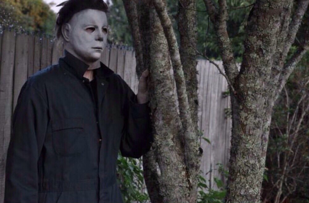 neydague's tweet image. when ur watching everyone make super lit Halloween plans and it's your fave holiday but u still don't got plans