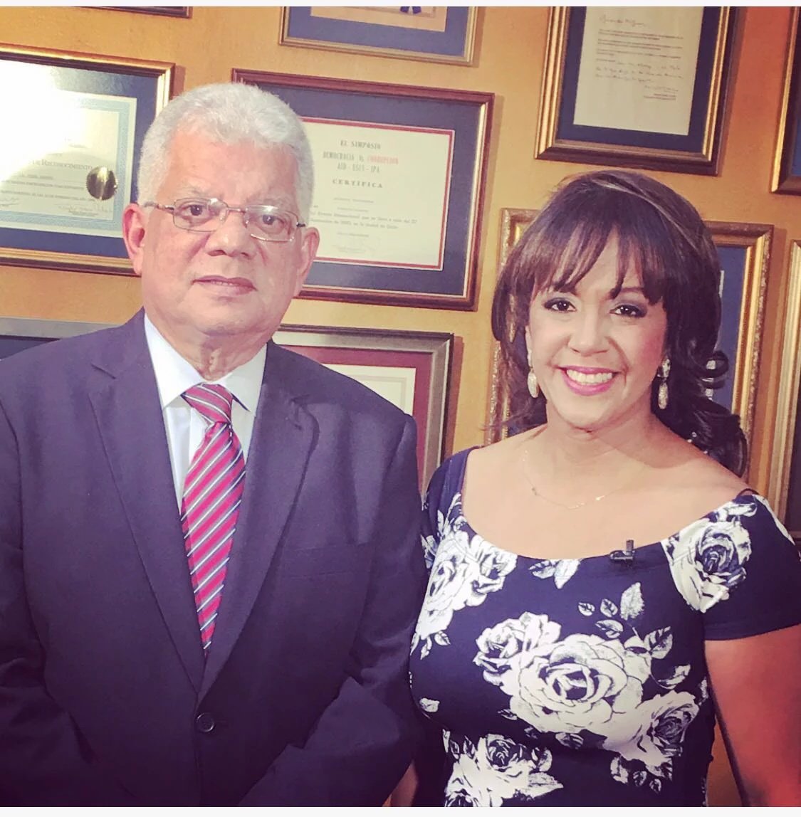 yairacassoEVIP's tweet photo. No te pierdas este sábado el invitado VIP, el  periodista y escritor @GuerreroMiguelE Miguel Guerrero 9pm @CDN37 https://t.co/nbrd4r2F9G