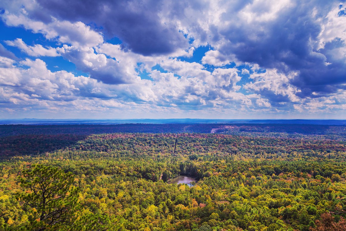 Autumn is starting to peek out at King's Chair. @OakMountainSP <a href="/ALStateParks/">Alabama State Parks</a> picturebirmingham.com <a href="/spann/">James Spann</a>