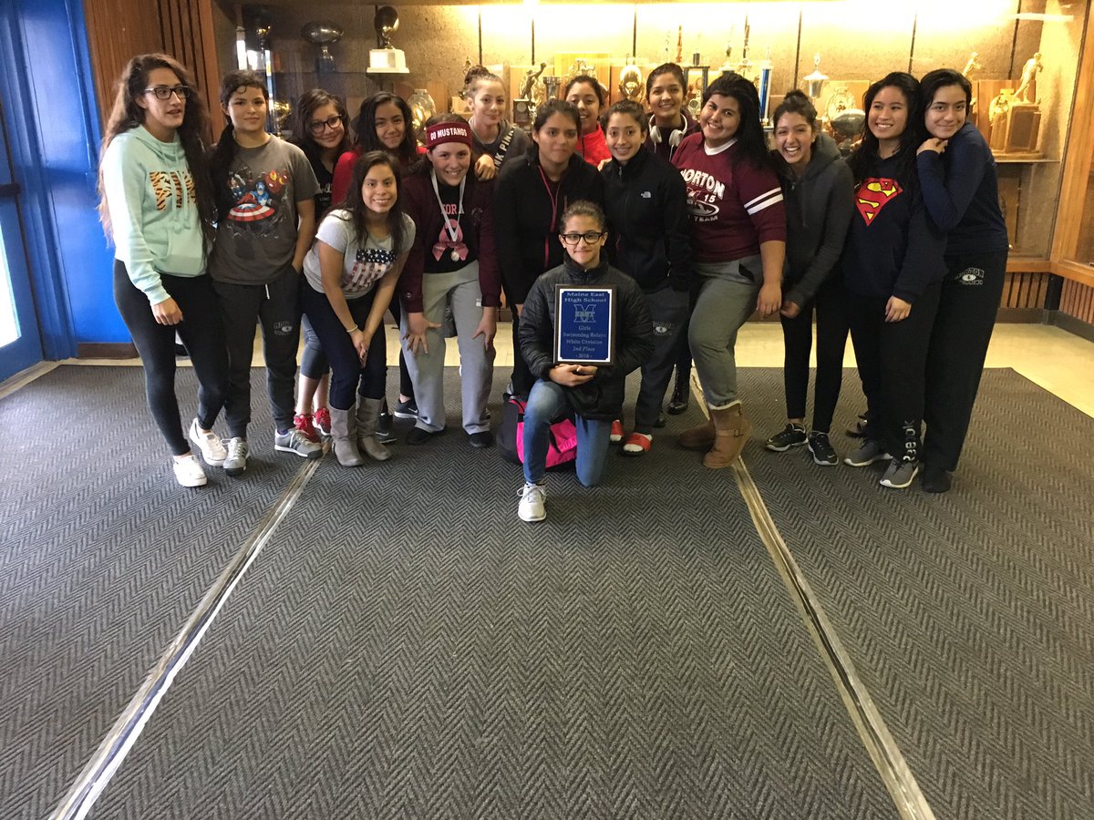 CoachBartosz's tweet photo. Morton Girls Swimming took 2nd Place today at the Maine East Relays #mortonpride @Mortonathletics @Morton201 #swimforacure #mortonswimming https://t.co/PYesfieoIg