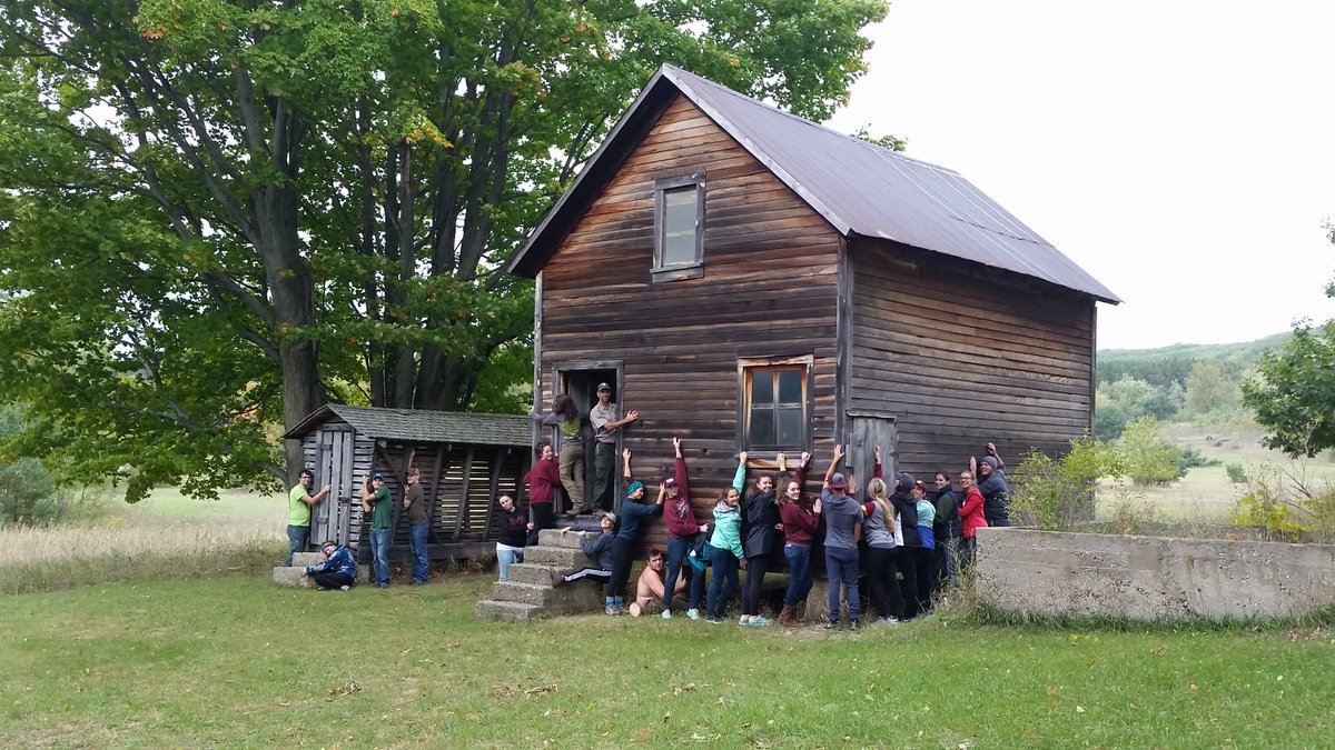 SleepingBearNPS's tweet photo. It is the 50th anniversary of the National Historic Preservation Act @CMUniversity & @almacollege celebrated with us #HugYourHistory #NHPA50 https://t.co/8CJIqihJUI