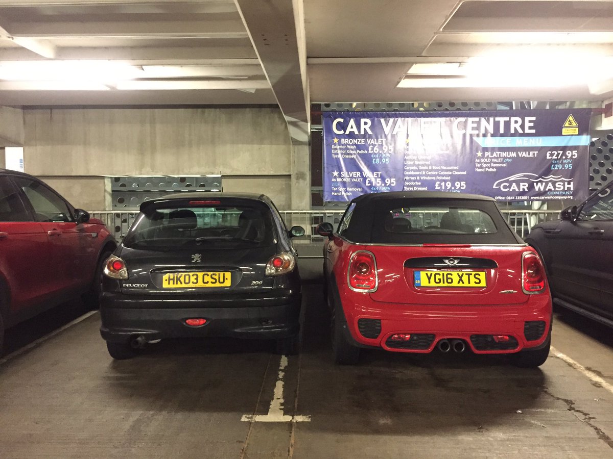 RebeccaJacksUK's tweet photo. Nice parking... please don't do this again...#MindTheMINI https://t.co/R08okAuVlL