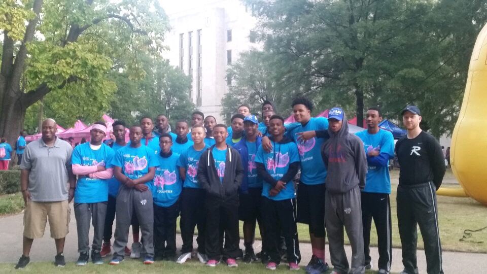 RamsayBBall's tweet photo. Rams volunteering at Race for the Cure
#Ramsbball https://t.co/UTxvOCKjsN