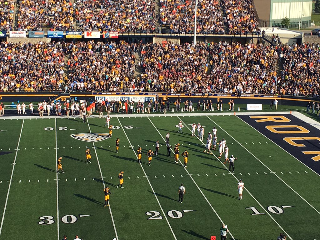 Go Rockets!  Beat BG!! @UTAdmission #FutureRockets