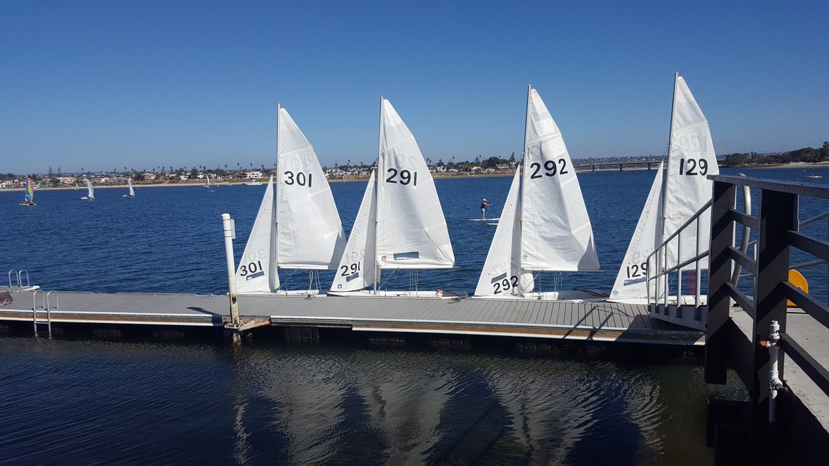 UCSDSailing's tweet image. Sailing practice in San Diego while the Varsity sailors compete at Stoney Burke!
Much rather sail in the sun than the rain...